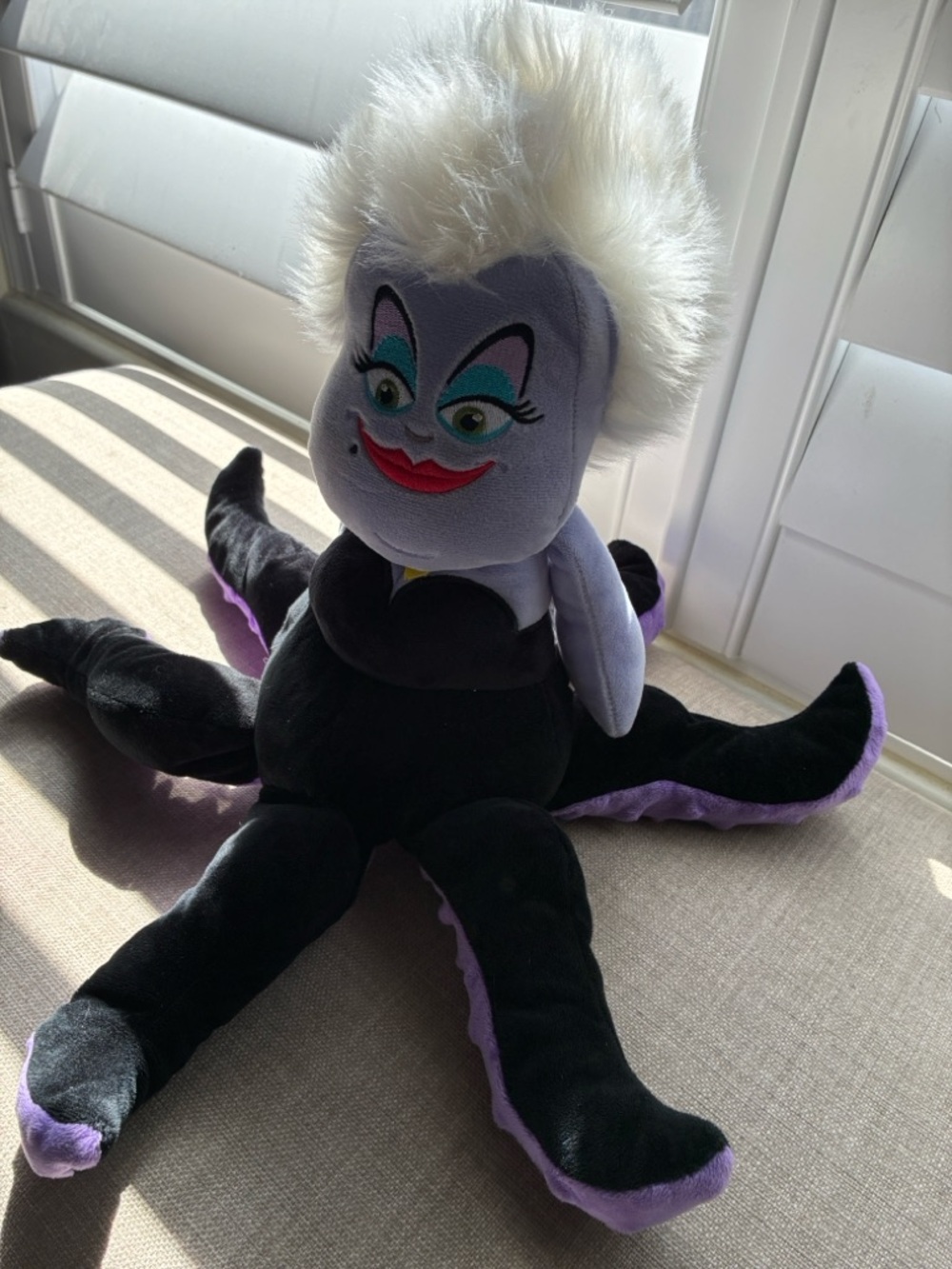 Disney Scentsy Ursula Plush Octopus in Purple and Black